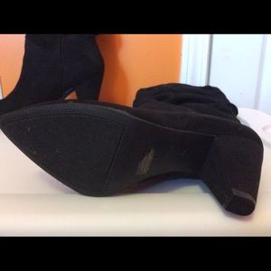 Women’s black boots